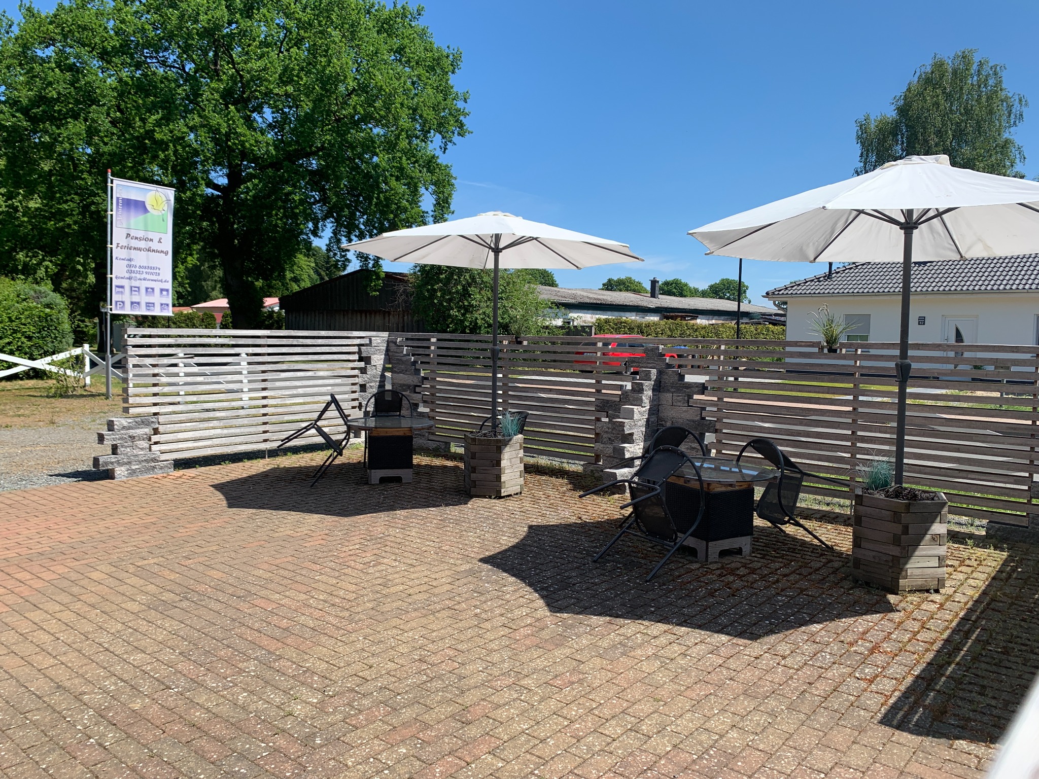 Outdoor terrace area at Achtern Wiek